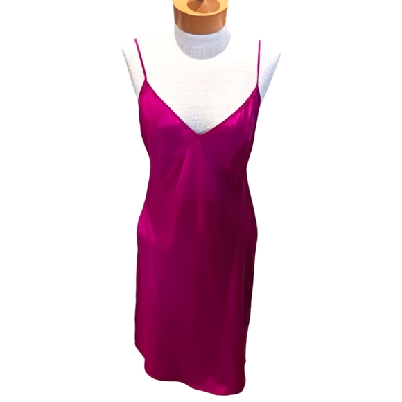 Size 4/ XS/S Laundry by Shelli Segal Magenta Satin Slip Dress - Picture 1 of 7